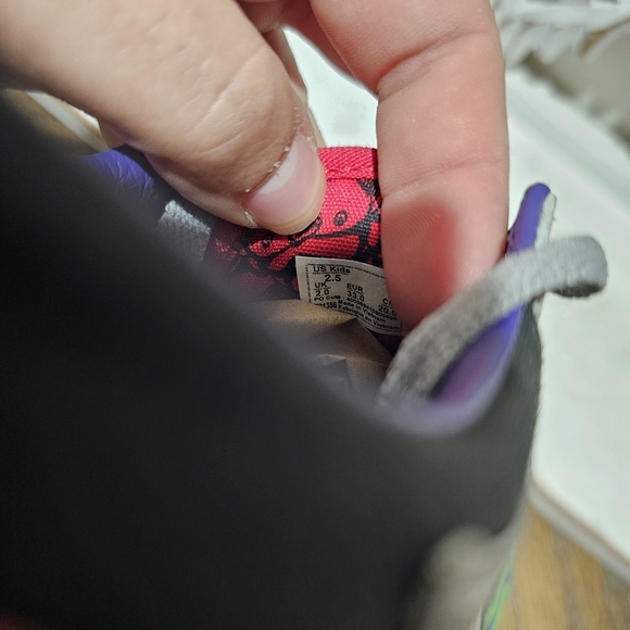 Vans Old School Marvel Skateboard Avengers Low Top Suede Sneakers Kids 2.5 - Picture 6 of 7